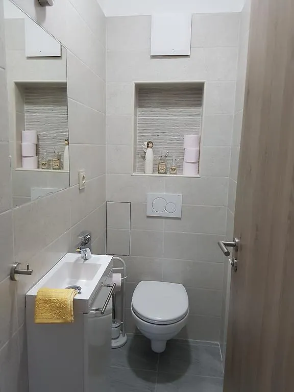 Queen Diana'S Apartment Budapest Ungheria