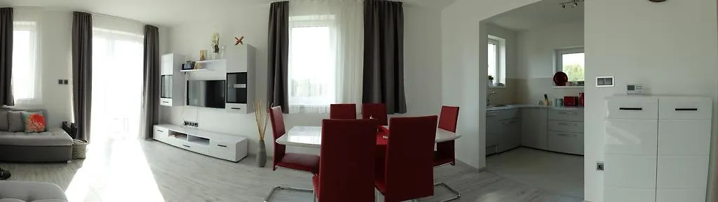 Queen Diana'S Apartment Budapest